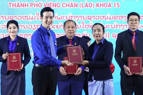 Tăng cường hợp tác thanh niên Hà Nội - Viêng Chăn
