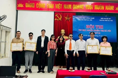 Người khiếm thị tự tin chinh phục công nghệ