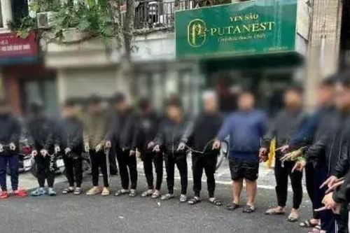17 đối tượng hỗn chiến giữa phố trung tâm Hà Nội