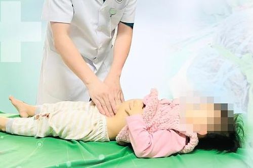 Phẫu thuật thành công cho bé gái 3 tuổi bị dị tật hậu môn bẩm sinh ít thấy