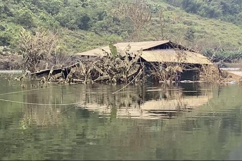 Làng Lỷ những ngày khó khăn sau lũ