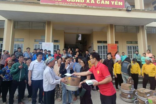 Giao lưu quốc tế Việt Nam - Nhật Bản tặng 375 suất quà tại xã Cần Yên