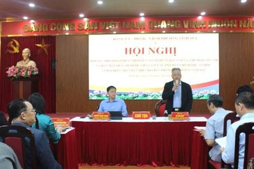Đảng ủy phường Vĩnh Tuy tiếp xúc, đối thoại giải quyết nhiều vấn đề người dân quan tâm