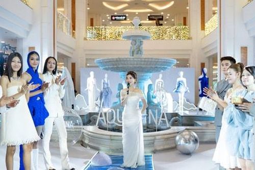 Độc đáo triển lãm thời trang và tương tác nghệ thuật giữa lòng Thủ đô