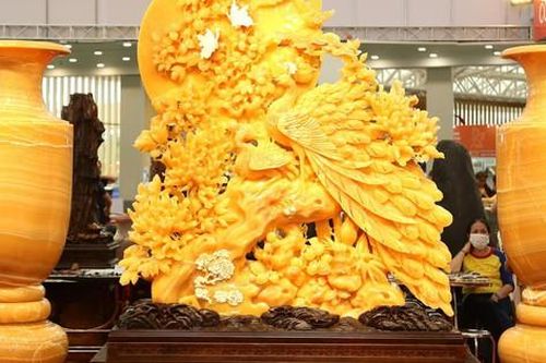 Ngỡ ngàng các tác phẩm bằng đá thạch anh siêu đẹp, giá từ hơn 1 tỷ đến hơn 10 tỷ tại Hội chợ Mùa thu 2025