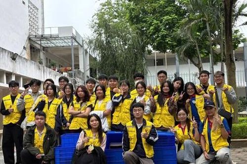 Lan tỏa yêu thương qua những suất cơm chay tại Bệnh viện Ung Bướu Hà Nội