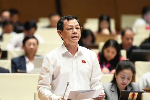 Thứ trưởng Nguyễn Tri Thức đề nghị BHYT chi trả việc đặt chân giả, tay giả cho những người kém may mắn