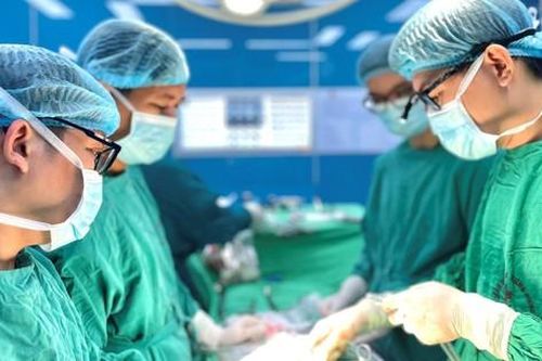 Đang xây dựng chính sách tiền lương, phụ cấp đối với cán bộ, nhân viên ngành Y tế