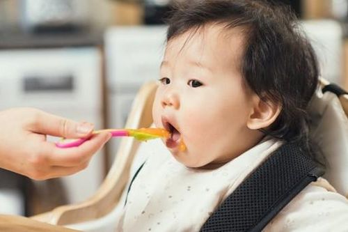 Ăn dặm cho bé: Hiểu đúng để chọn cách phù hợp nhất