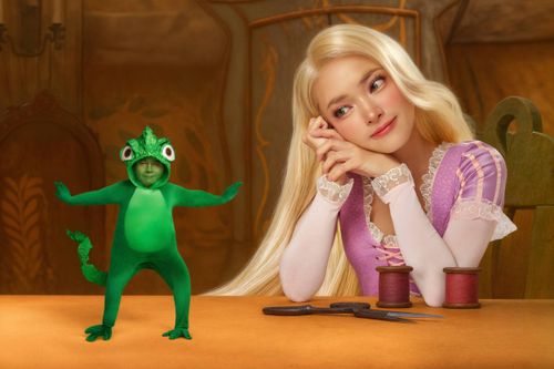 Binz và Châu Bùi kể trọn câu chuyện tình cảm qua Halloween