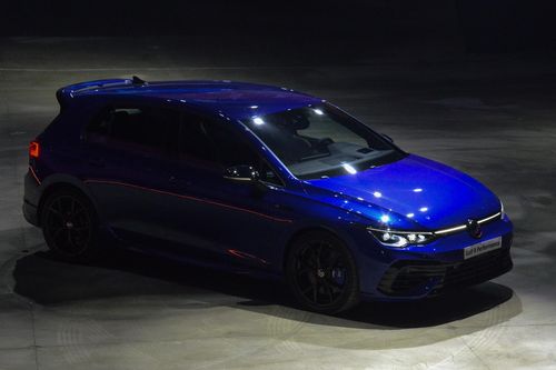 Volkswagen Golf ra mắt Việt Nam - bản xe đua giá gần 1,9 tỷ đồng