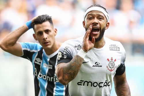 Depay bị tố làm cô gái có bầu rồi 'lặn mất tăm'