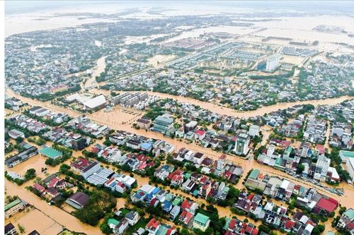 24 người chết và mất tích do mưa lũ ở miền Trung