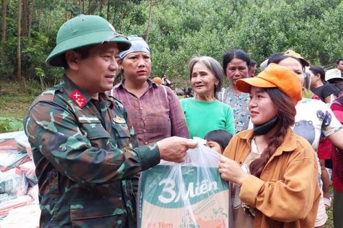 Những chuyến hàng nghĩa tình vào vùng cô lập