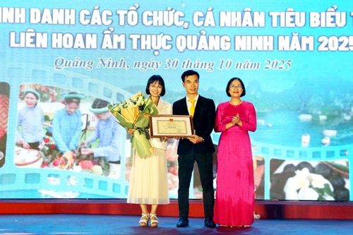 Kết nối bản sắc và phát triển du lịch