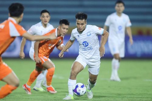 HLV Mai Đức Chung: 'CLB Nam Định sa sút là có lý do'