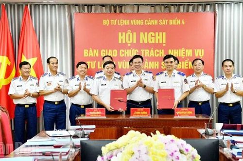 Đại tá Đào Bá Việt giữ chức Tư lệnh Vùng Cảnh sát biển 4