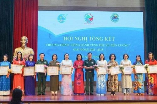 'Đồng hành cùng phụ nữ biên cương': Tăng cường thế trận biên phòng toàn dân vững chắc