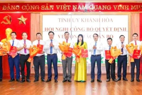 Khánh Hòa: Hội nghị công bố các quyết định về công tác cán bộ