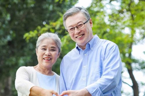 Lắng nghe, thấu hiểu người già để giảm khoảng cách thế hệ
