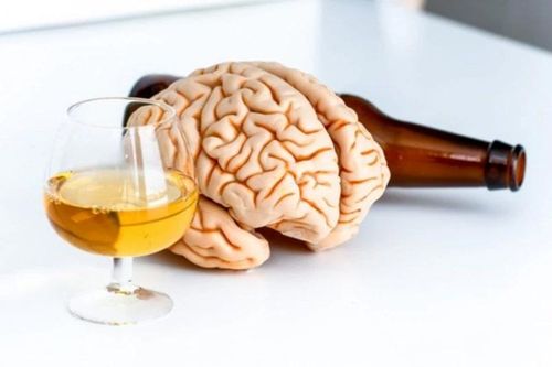 Lạm dụng rượu bia hại sức khỏe thế nào?
