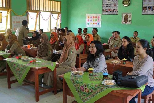 Du học sinh Hồng Kông: Học bổng rộng mở, việc làm bế tắc