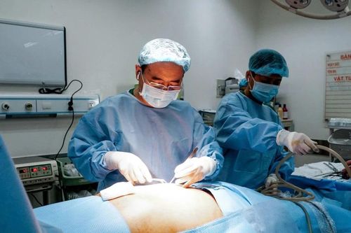 Coi thường trào ngược dạ dày, một người phụ nữ suýt mất mạng