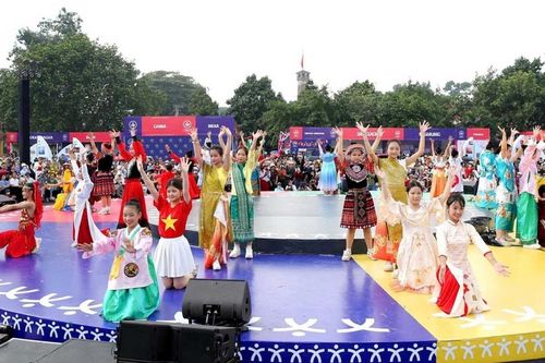 Thành phố Hà Nội nghiêm khắc xử lý vi phạm biểu diễn nghệ thuật