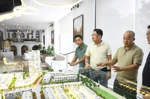 Giao dịch chung cư, nhà riêng lẻ giảm mạnh nhưng giá vẫn tăng cao