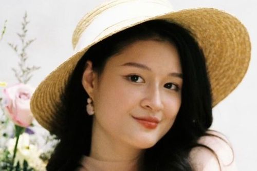 MC xinh như hoa hậu, học 2 trường ở Mỹ và nói tiếng Anh như gió trên VTV là ai?