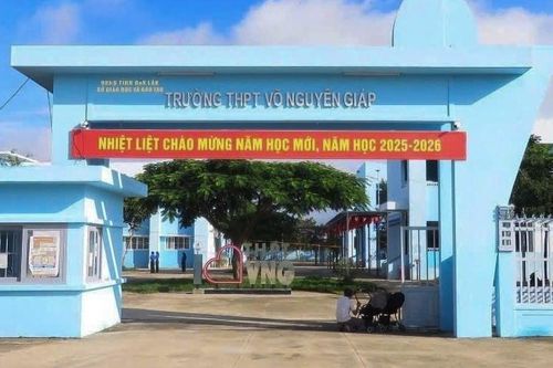 Buộc thôi việc giáo viên dạy toán 'bóp cổ' bí thư đoàn trường