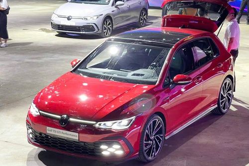 'Hot hatch' Volkswagen Golf xuất hiện với 6 phiên bản, đấu Honda Civic TypeR