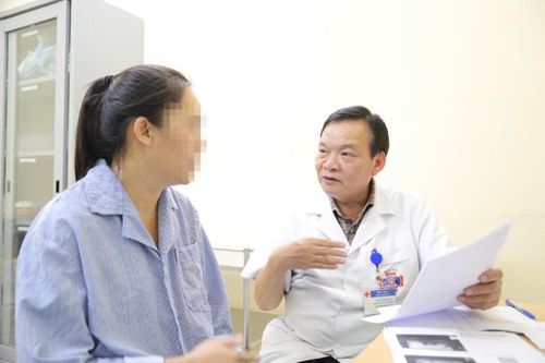 Vô tình phát hiện ung thư khi tự sờ tay lên cơ thể