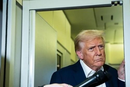 Ông Trump kêu gọi kích hoạt 'phương án hạt nhân' để chính phủ Mỹ mở cửa
