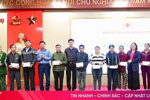 Hội Chữ thập đỏ Việt Nam hỗ trợ khắc phục hậu quả bão số 10