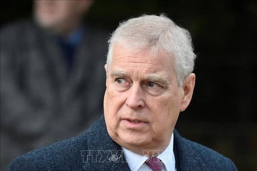 Vua Charles xóa bỏ mọi tước vị hoàng gia Anh của em trai Andrew