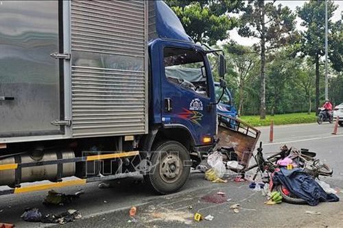 Tai nạn giao thông khiến 2 người thương vong