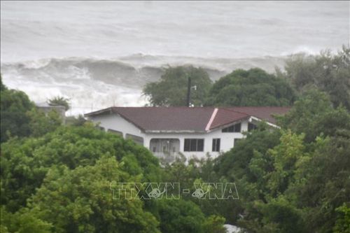 Bão Melissa tàn phá vùng Caribe, tăng tốc hướng về Bermuda