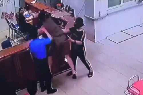 Chế tài xử lý bạo hành nhân viên y tế vẫn còn thiếu tính răn đe
