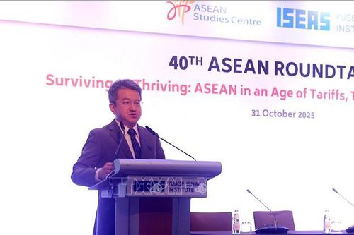 Tìm kiếm giải pháp thúc đẩy phát triển của ASEAN trong thập kỷ tiếp theo