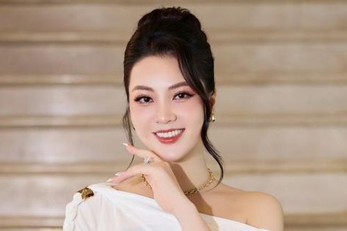 Sắc vóc cùng thần thái gây ngỡ ngàng của Á hậu Thụy Vân sau sinh con thứ 2