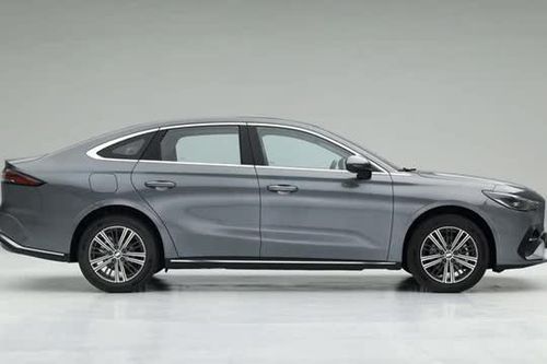 Xe sedan hạng C siêu tiết kiệm xăng, giá rẻ hơn Toyota Vios