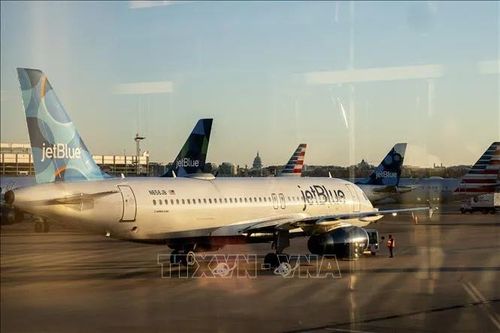 Máy bay JetBlue hạ cánh khẩn cấp tại Mỹ do gặp sự cố kỹ thuật
