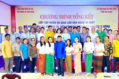 Ra mắt Câu lạc bộ dân ca, dân vũ dân tộc Khmer xã Tri Tôn