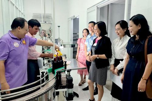 Nghiệm thu đề án 'Hỗ trợ ứng dụng máy móc tiên tiến vào sản xuất nước mắm'