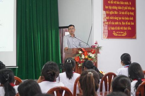 Tuyên truyền pháp luật về phòng, chống ma túy tại phường Hà Tiên