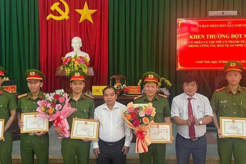 Công an xã Canh Vinh được khen thưởng đột xuất vì thành tích xuất sắc