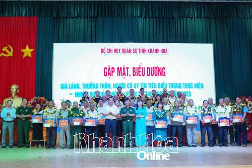 Bộ Chỉ huy Quân sự tỉnh Khánh Hòa gặp mặt, biểu dương già làng, trưởng thôn, người có uy tín tiêu biểu