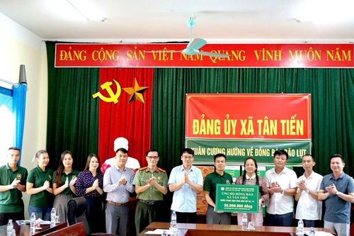Chung tay khắc phục hậu quả bão lũ
