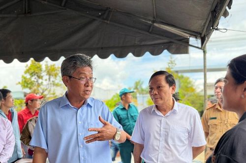 Phó Chủ tịch UBND tỉnh Lâm Đồng Nguyễn Minh kiểm tra tình hình ngập lụt tại Hàm Thuận, Hàm Liêm
